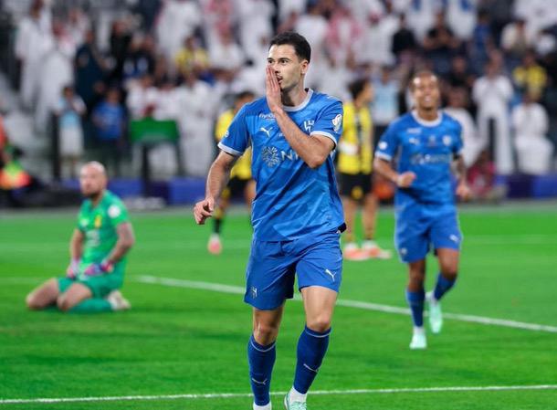 الهلال يحسم الكلاسيكو بثلاثية ويعزز صدارته لدوري روشن