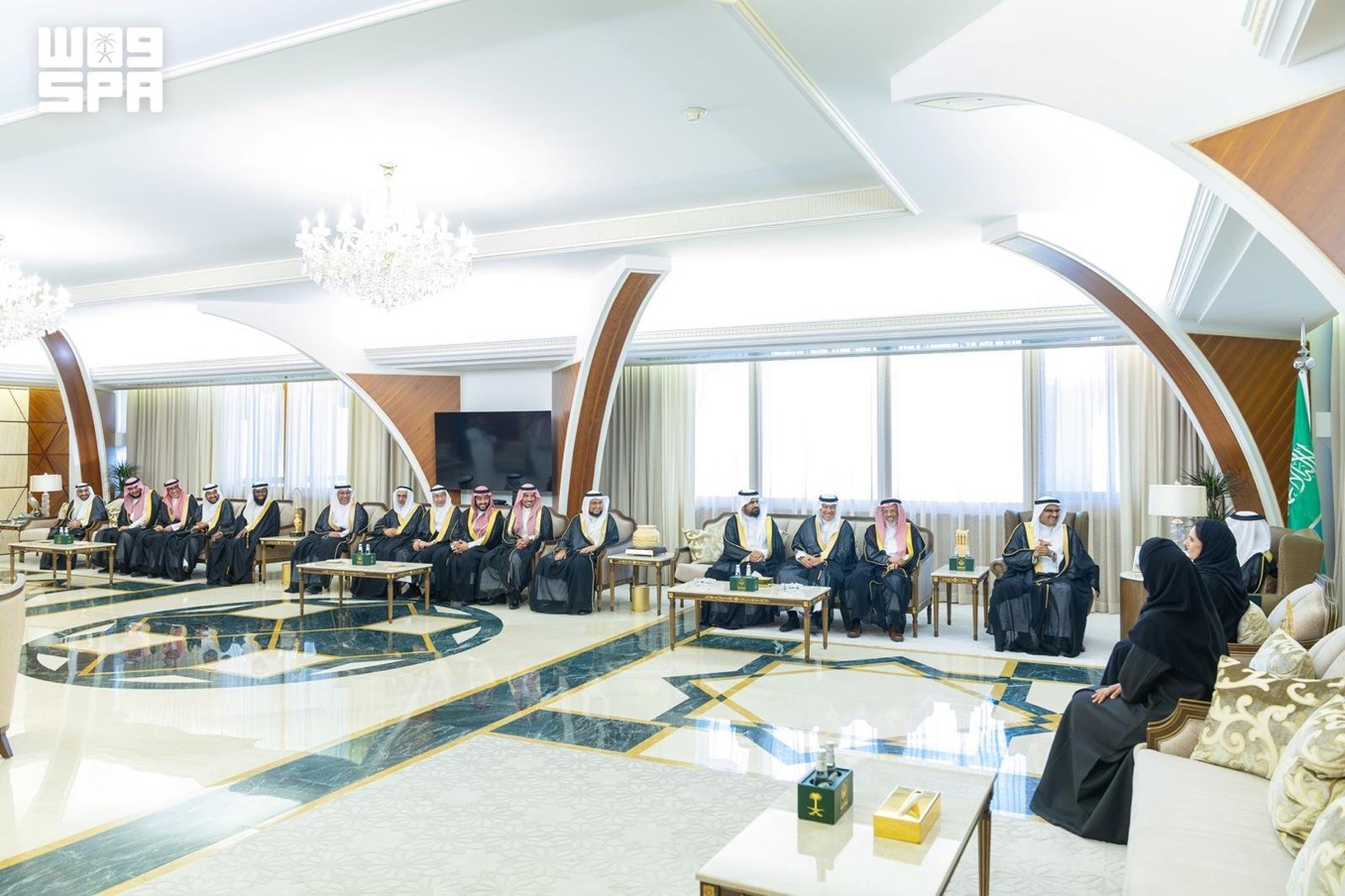 أمير المنطقة الشرقية يستقبل رئيس جامعة الملك فهد للبترول والمعادن