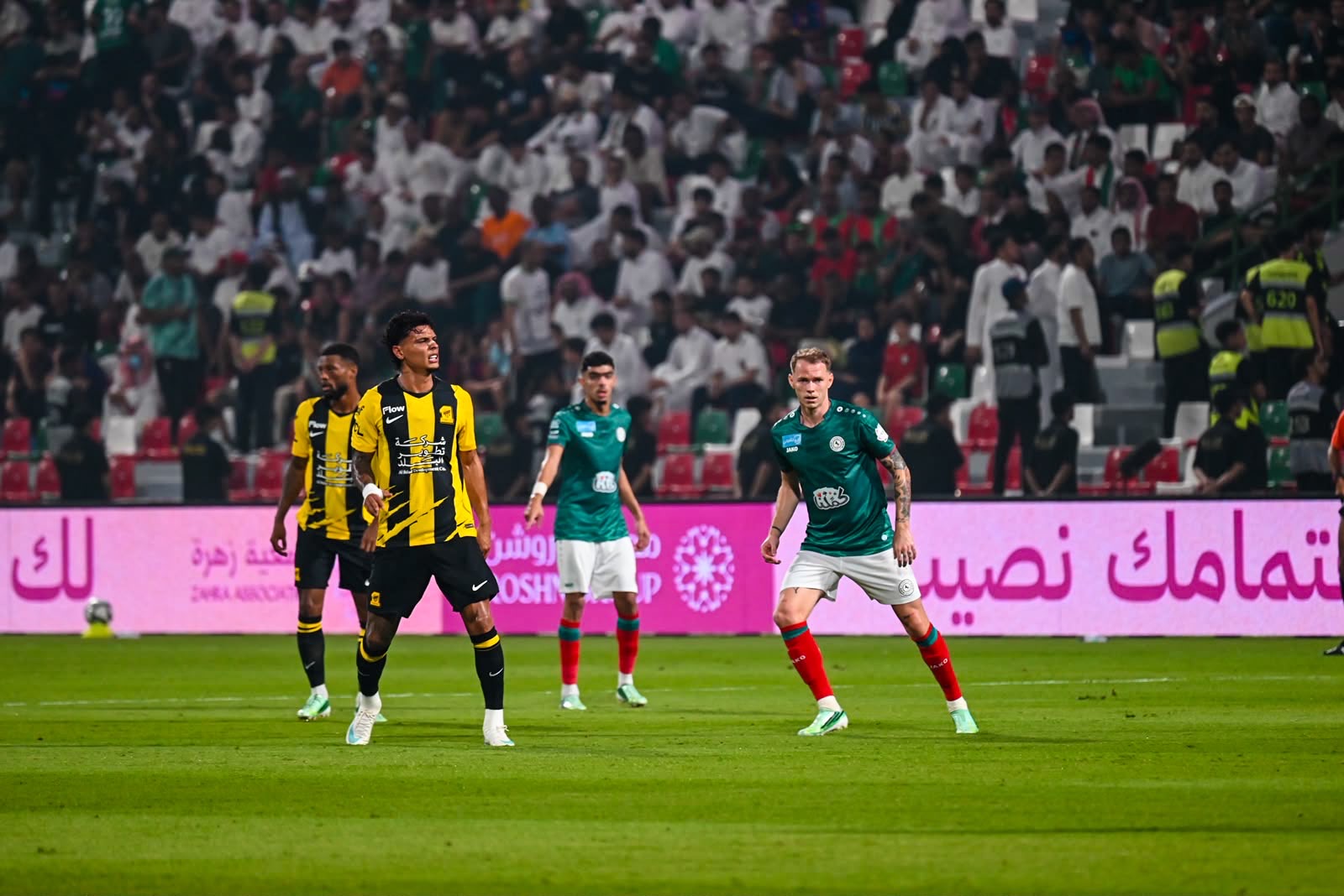 الاتحاد يكتسح الاتفاق برباعية في الدمام