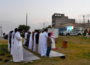 هيئة الأمر بالمعروف بالباحة تفعّل الحافلة التوعوية بمهرجان العسل لموسم صيف 1448هـ